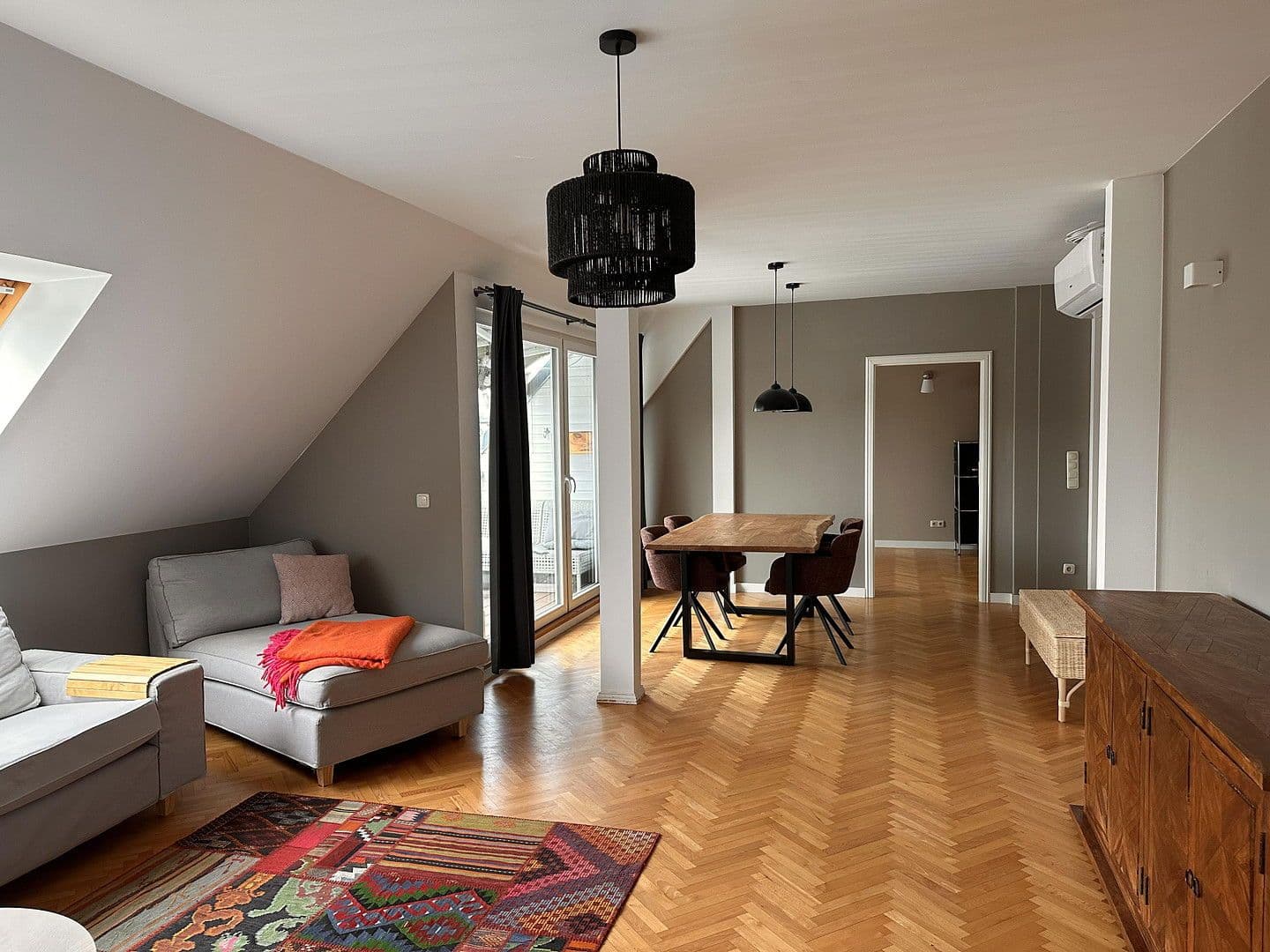 Pronájem bytu 3+1 95 m², Berlin, Berlín Pronájem bytu 3+1 95 m², Berlin, Berlín