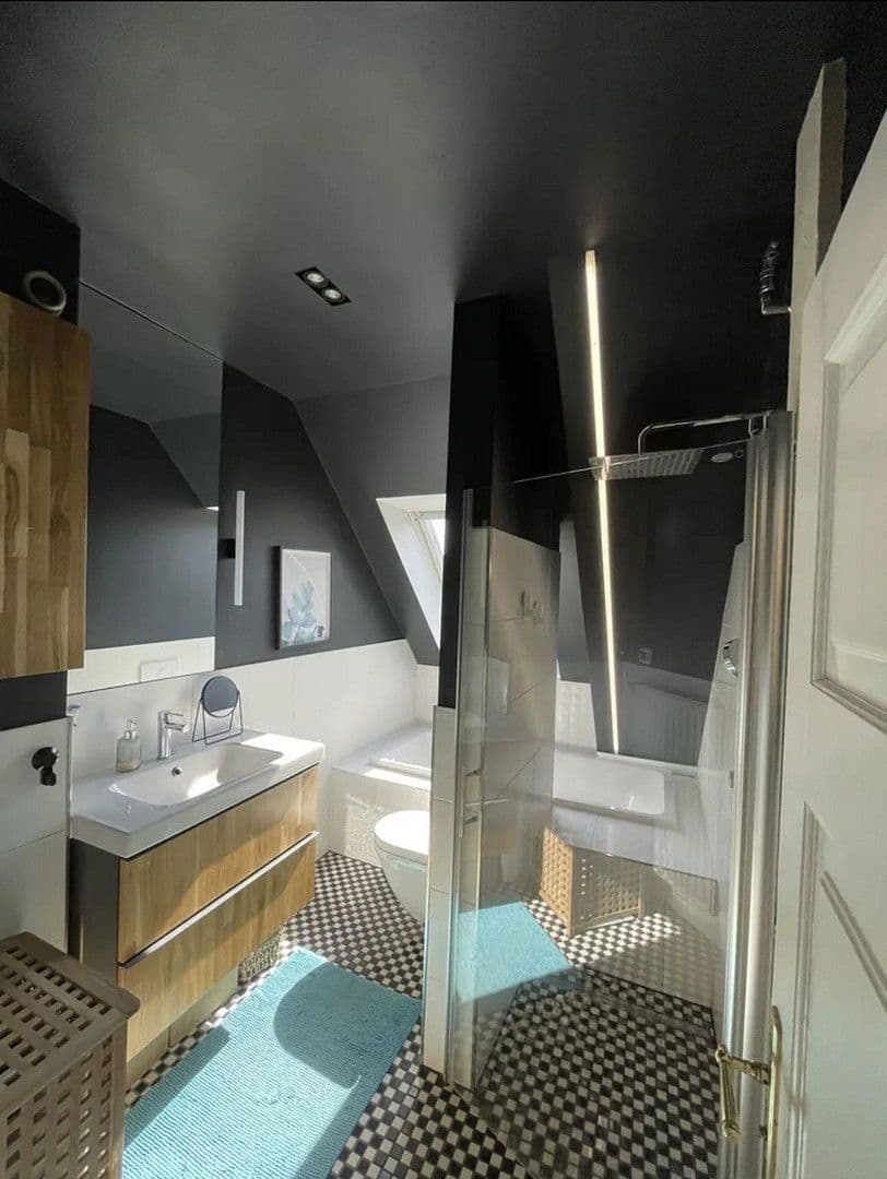 Pronájem bytu 3+1 95 m², Berlin, Berlín Pronájem bytu 3+1 95 m², Berlin, Berlín