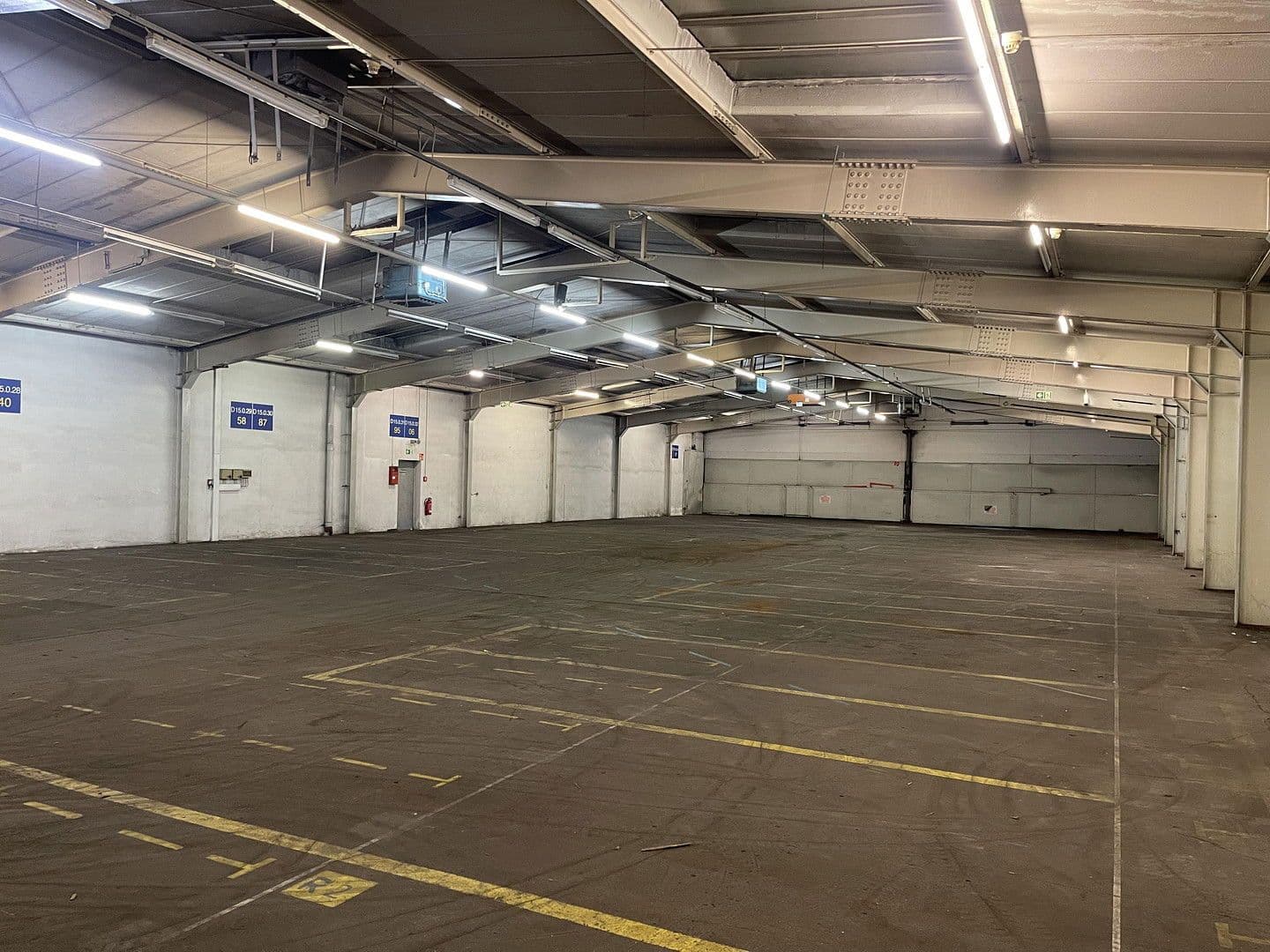 Pronájem nebytového prostoru 10.430 m², Im Gewerbepark 1, Hunderdorf, Bavorsko Pronájem nebytového prostoru 10.430 m², Im Gewerbepark 1, Hunderdorf, Bavorsko