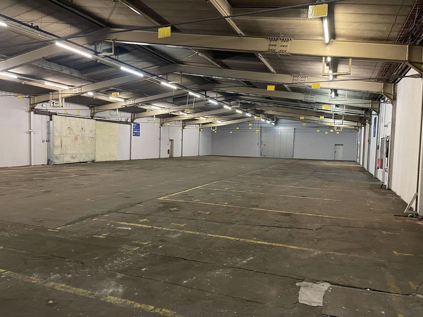 Pronájem nebytového prostoru 10.430 m², Im Gewerbepark 1, Hunderdorf, Bavorsko Pronájem nebytového prostoru 10.430 m², Im Gewerbepark 1, Hunderdorf, Bavorsko