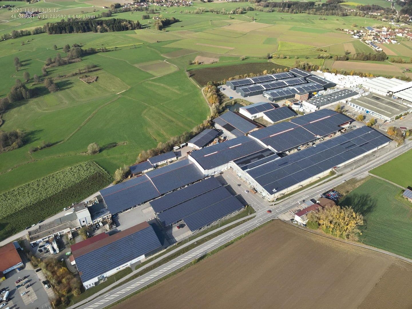 Pronájem nebytového prostoru 10.430 m², Im Gewerbepark 1, Hunderdorf, Bavorsko Pronájem nebytového prostoru 10.430 m², Im Gewerbepark 1, Hunderdorf, Bavorsko