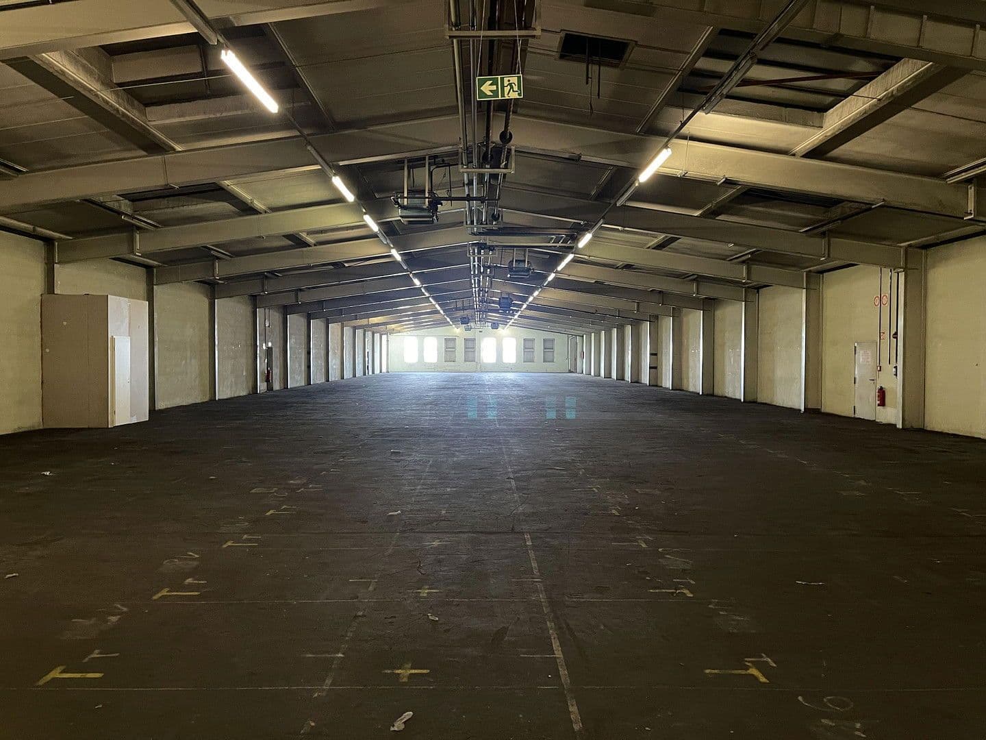 Pronájem nebytového prostoru 10.430 m², Im Gewerbepark 1, Hunderdorf, Bavorsko Pronájem nebytového prostoru 10.430 m², Im Gewerbepark 1, Hunderdorf, Bavorsko