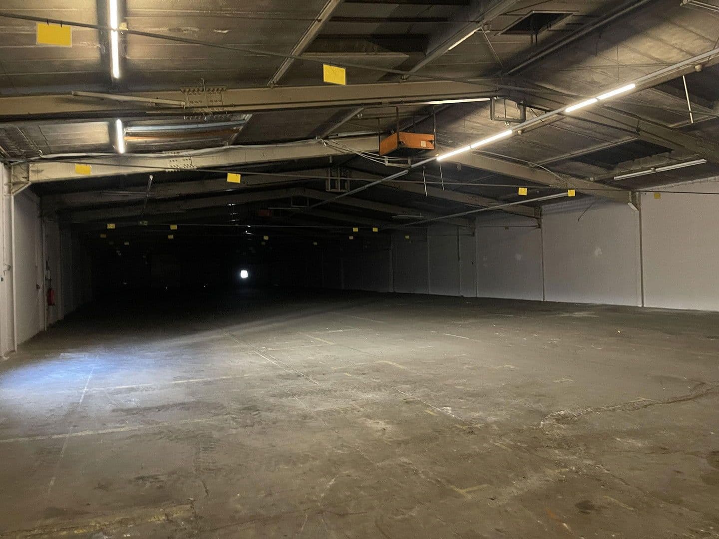 Pronájem nebytového prostoru 10.430 m², Im Gewerbepark 1, Hunderdorf, Bavorsko Pronájem nebytového prostoru 10.430 m², Im Gewerbepark 1, Hunderdorf, Bavorsko