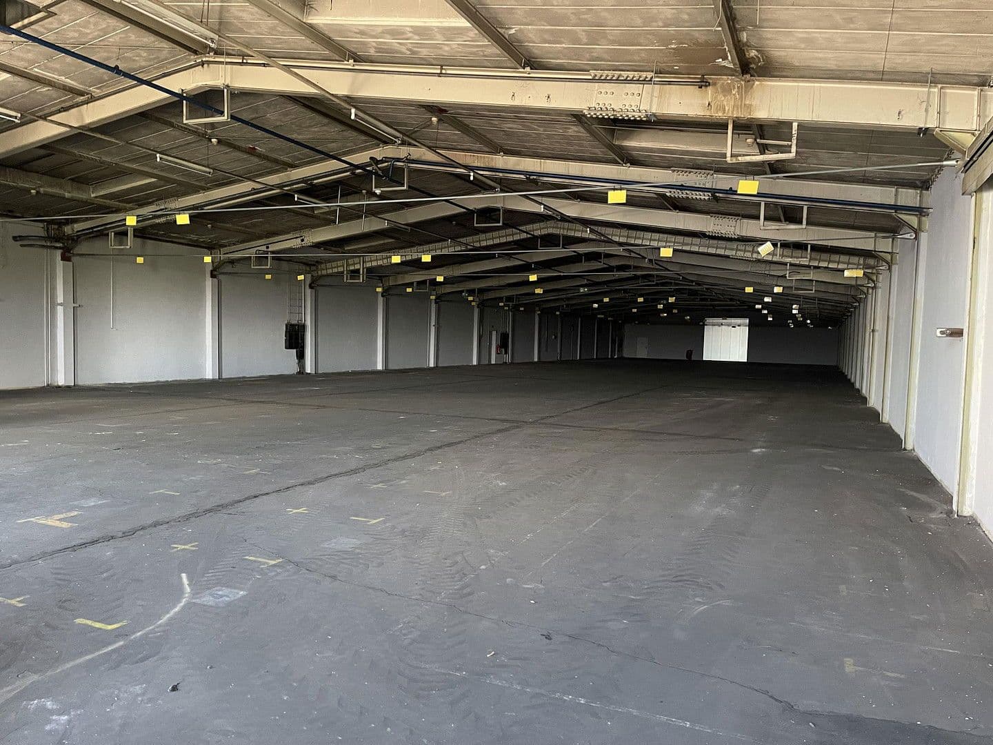 Pronájem nebytového prostoru 10.430 m², Im Gewerbepark 1, Hunderdorf, Bavorsko Pronájem nebytového prostoru 10.430 m², Im Gewerbepark 1, Hunderdorf, Bavorsko