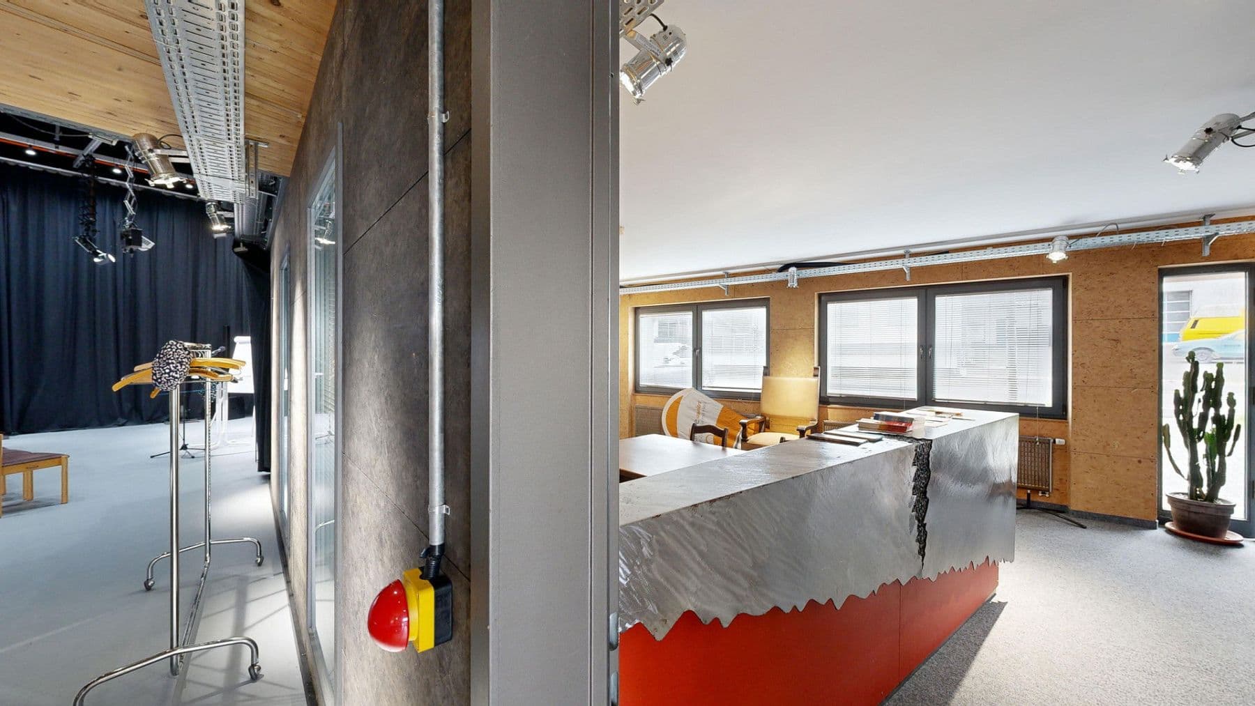 Pronájem nebytového prostoru 395 m², Daimlerstraße 14, Taunusstein, Hessen Pronájem nebytového prostoru 395 m², Daimlerstraße 14, Taunusstein, Hessen