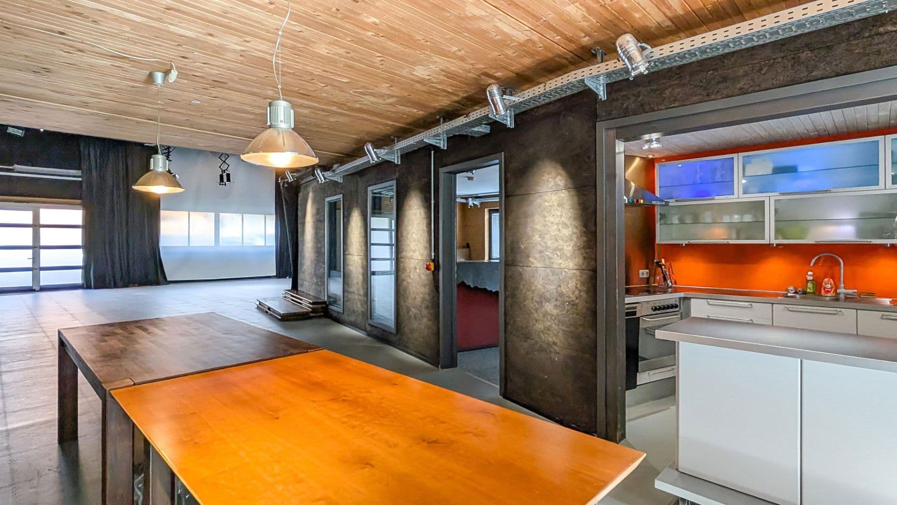 Pronájem nebytového prostoru 395 m², Daimlerstraße 14, Taunusstein, Hessen Pronájem nebytového prostoru 395 m², Daimlerstraße 14, Taunusstein, Hessen