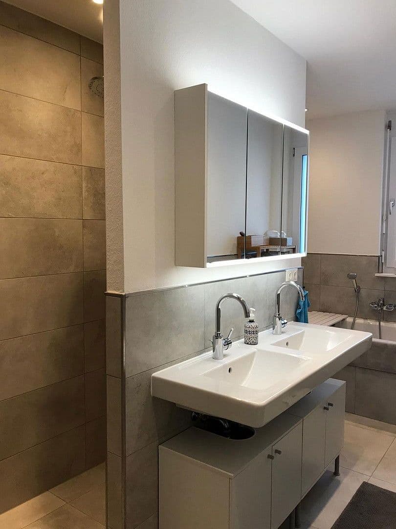 Pronájem domu 141 m², pozemek 176 m², Rodenbacherstr. 36n, Alzenau, Bavorsko Pronájem domu 141 m², pozemek 176 m², Rodenbacherstr. 36n, Alzenau, Bavorsko