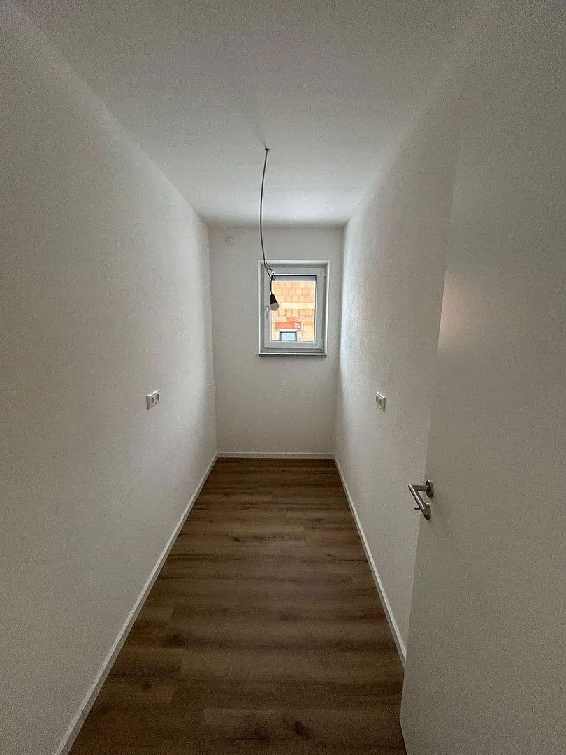 Prodej domu 165 m², pozemek 249 m², Rosenbergerstraße 5 (Kleinlintach 1), Bogen, Bavorsko Prodej domu 165 m², pozemek 249 m², Rosenbergerstraße 5 (Kleinlintach 1), Bogen, Bavorsko