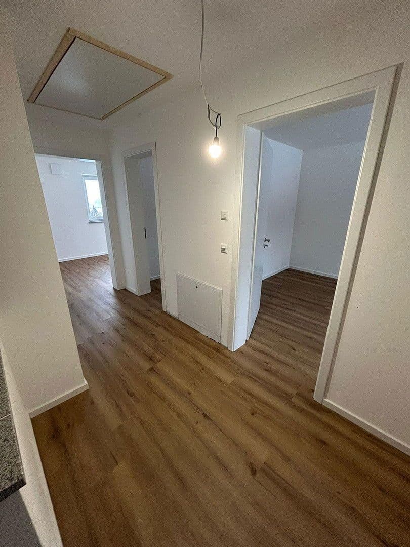 Prodej domu 165 m², pozemek 249 m², Rosenbergerstraße 5 (Kleinlintach 1), Bogen, Bavorsko Prodej domu 165 m², pozemek 249 m², Rosenbergerstraße 5 (Kleinlintach 1), Bogen, Bavorsko