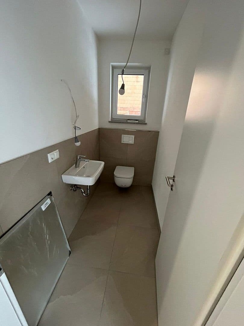 Prodej domu 165 m², pozemek 249 m², Rosenbergerstraße 5 (Kleinlintach 1), Bogen, Bavorsko Prodej domu 165 m², pozemek 249 m², Rosenbergerstraße 5 (Kleinlintach 1), Bogen, Bavorsko