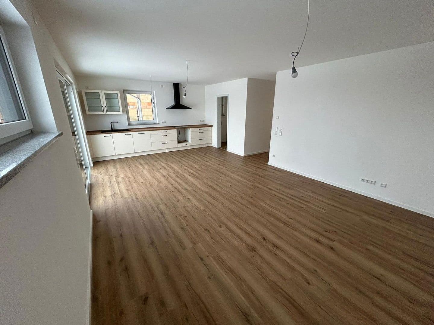 Prodej domu 165 m², pozemek 249 m², Rosenbergerstraße 5 (Kleinlintach 1), Bogen, Bavorsko Prodej domu 165 m², pozemek 249 m², Rosenbergerstraße 5 (Kleinlintach 1), Bogen, Bavorsko