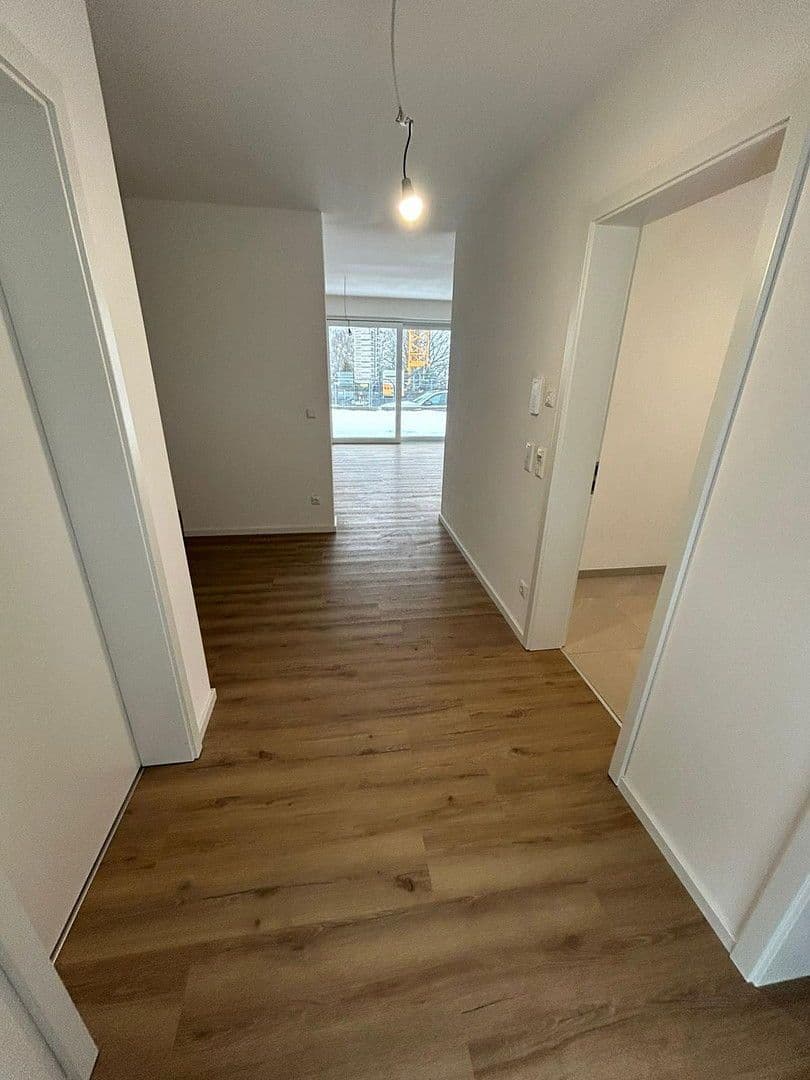 Prodej domu 165 m², pozemek 249 m², Rosenbergerstraße 5 (Kleinlintach 1), Bogen, Bavorsko Prodej domu 165 m², pozemek 249 m², Rosenbergerstraße 5 (Kleinlintach 1), Bogen, Bavorsko