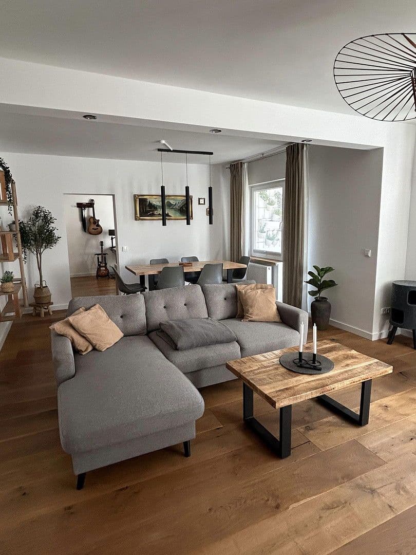 Prodej bytu 5+1 109 m², Römerstraße 8, Essen, Severní Porýní-Vestfálsko Prodej bytu 5+1 109 m², Römerstraße 8, Essen, Severní Porýní-Vestfálsko