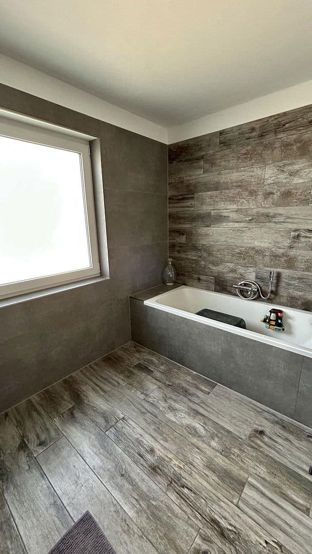 Prodej bytu 3+1 113 m², Weiße Erde 7, Euskirchen, Severní Porýní-Vestfálsko Prodej bytu 3+1 113 m², Weiße Erde 7, Euskirchen, Severní Porýní-Vestfálsko