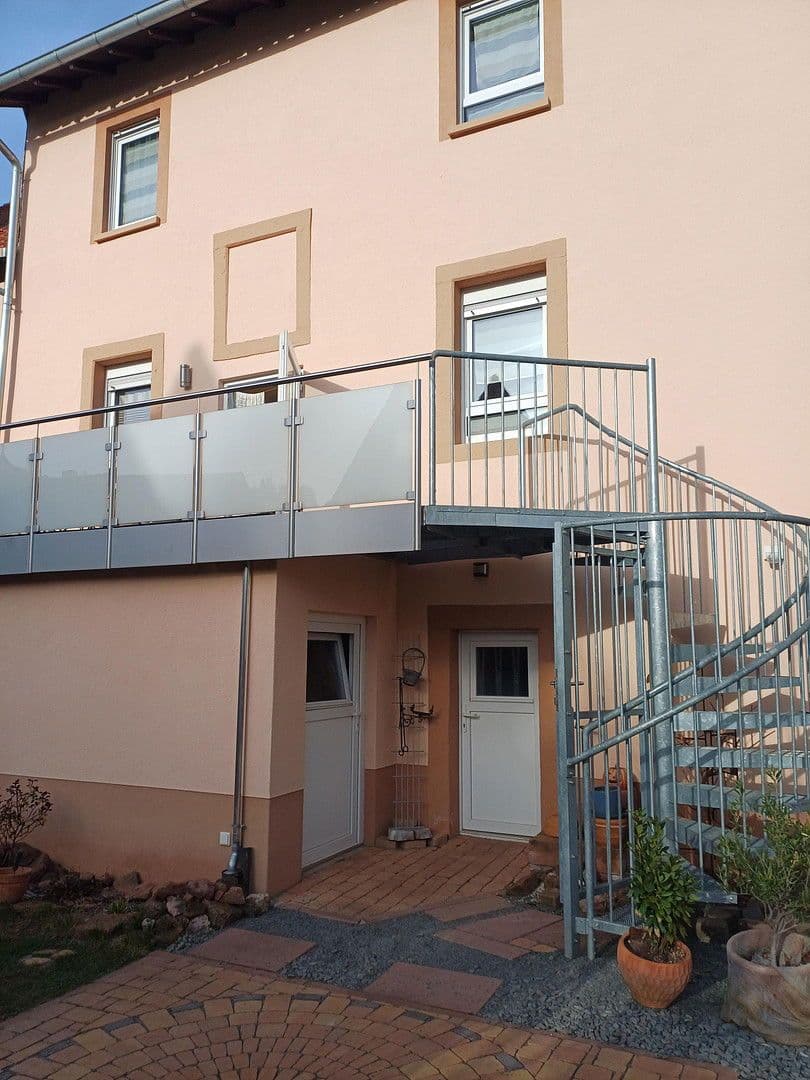 Prodej domu 114 m², pozemek 464 m², Kaiserslautern Erfenbach, Porýní-Falc Prodej domu 114 m², pozemek 464 m², Kaiserslautern Erfenbach, Porýní-Falc