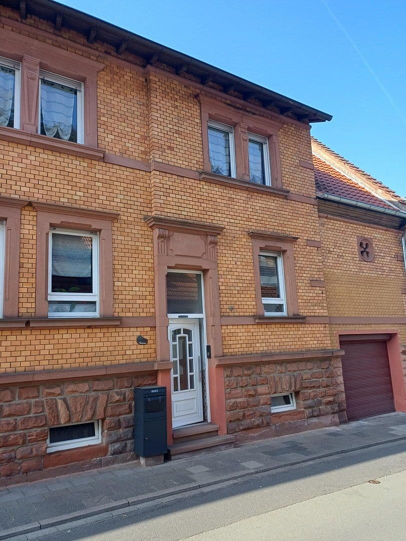 Prodej domu 114 m², pozemek 464 m², Kaiserslautern Erfenbach, Porýní-Falc Prodej domu 114 m², pozemek 464 m², Kaiserslautern Erfenbach, Porýní-Falc