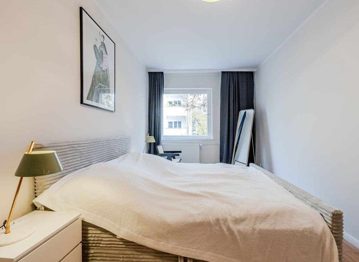 Prodej bytu 3+1 75 m², Tile-Wardenberg-Str. 14, Berlin, Berlín Prodej bytu 3+1 75 m², Tile-Wardenberg-Str. 14, Berlin, Berlín