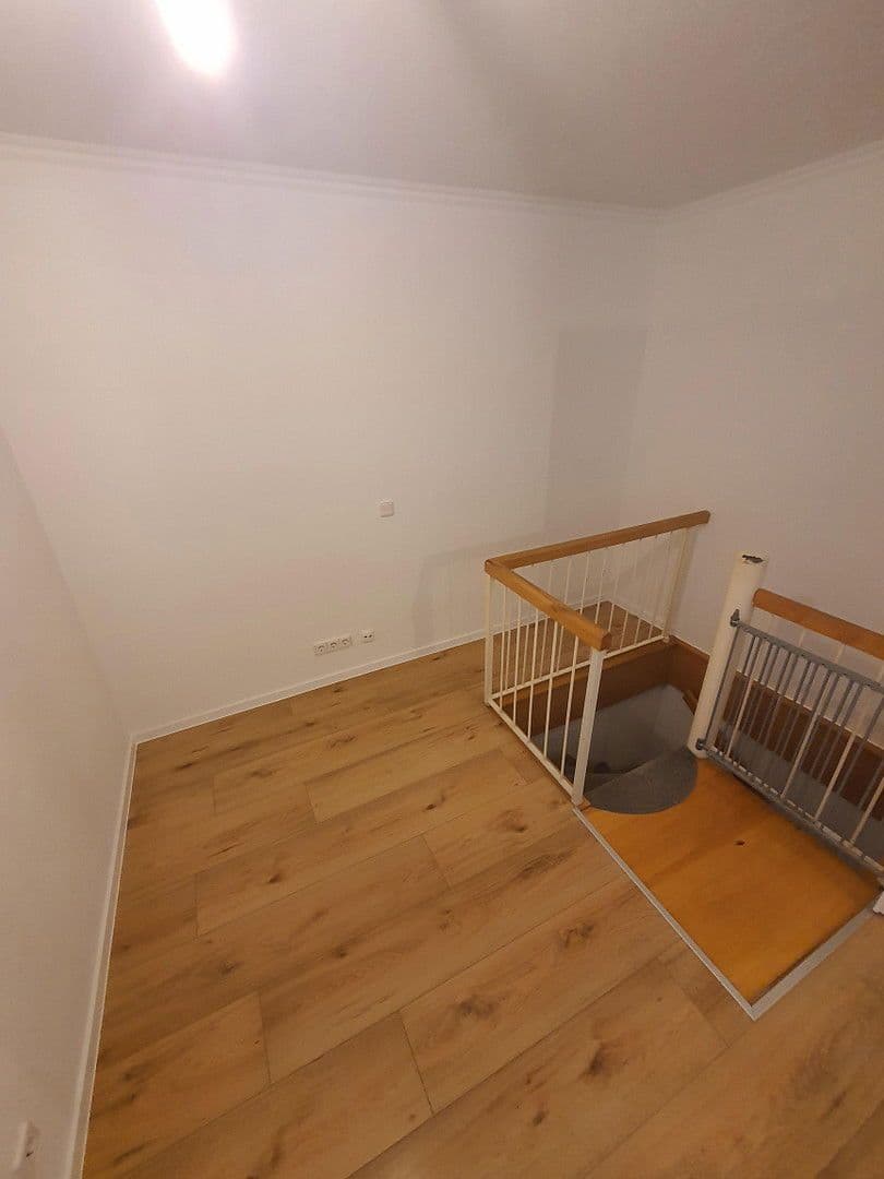 Pronájem bytu 4+1 83 m², Distelweg 2, Schöneiche bei Berlin, Braniborsko Pronájem bytu 4+1 83 m², Distelweg 2, Schöneiche bei Berlin, Braniborsko