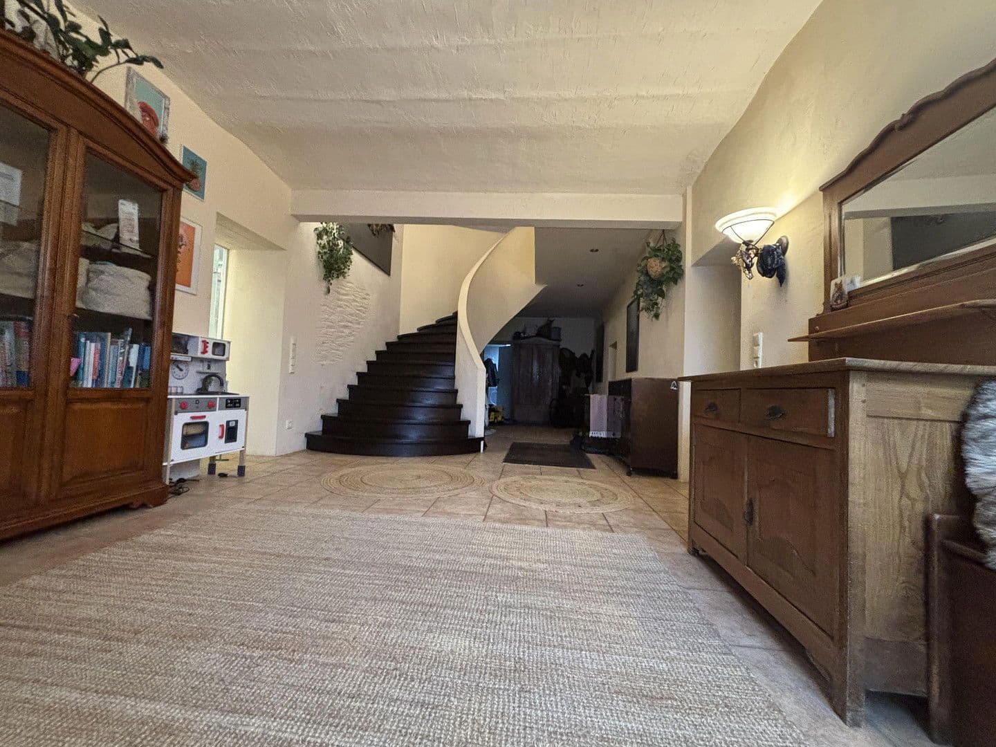 Prodej domu 260 m², pozemek 1.600 m², Veldenzer Straße 14, Gornhausen, Porýní-Falc Prodej domu 260 m², pozemek 1.600 m², Veldenzer Straße 14, Gornhausen, Porýní-Falc