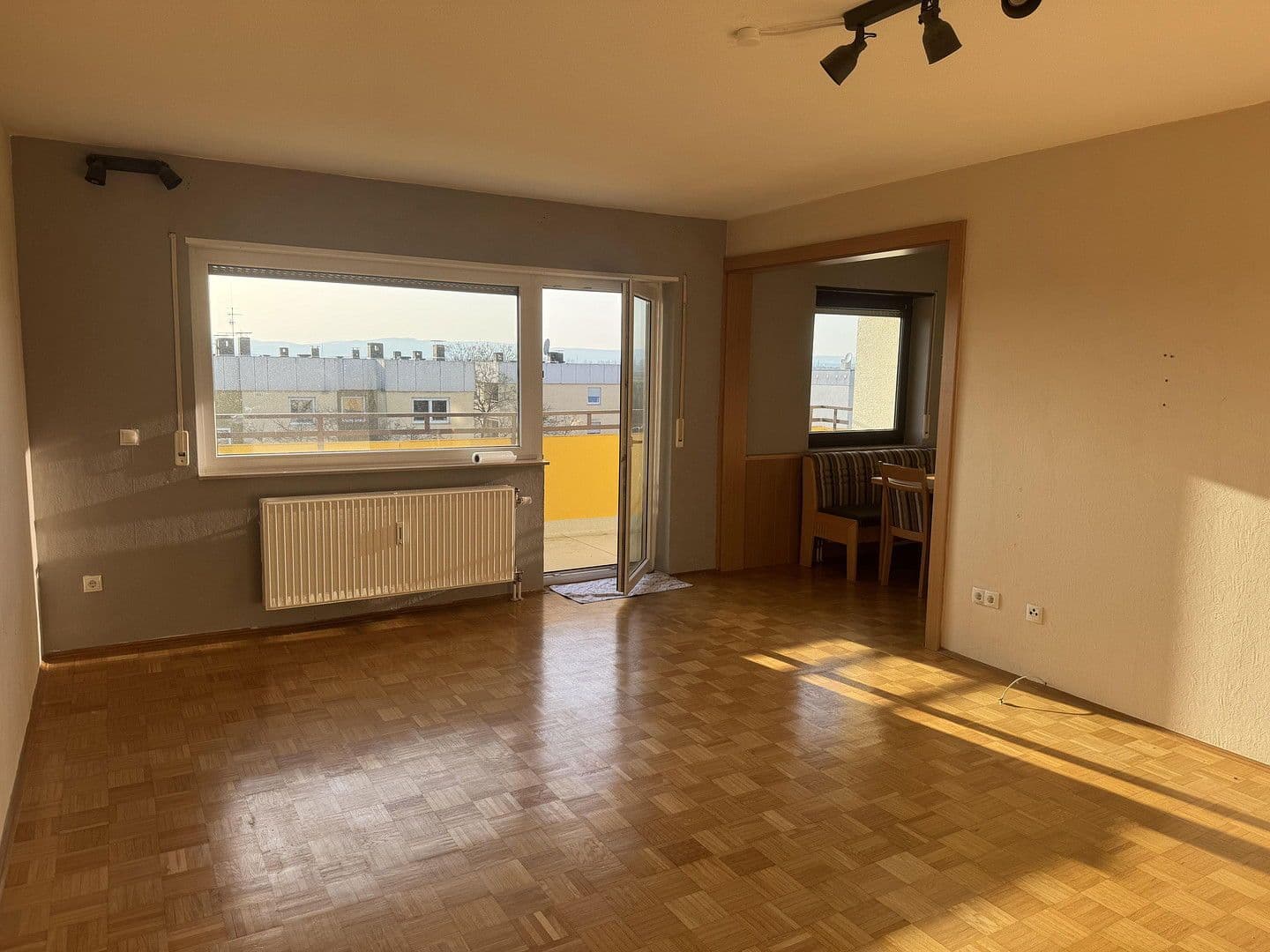 Pronájem bytu 3+1 90 m², Friedrich-Naumann Straße 17, Ludwigshafen am Rhein, Porýní-Falc Pronájem bytu 3+1 90 m², Friedrich-Naumann Straße 17, Ludwigshafen am Rhein, Porýní-Falc