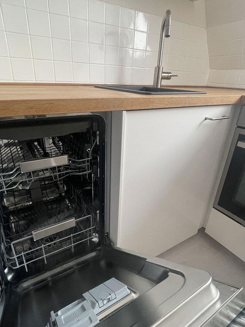 Pronájem bytu 3+1 82 m², Duisburg, Severní Porýní-Vestfálsko Pronájem bytu 3+1 82 m², Duisburg, Severní Porýní-Vestfálsko