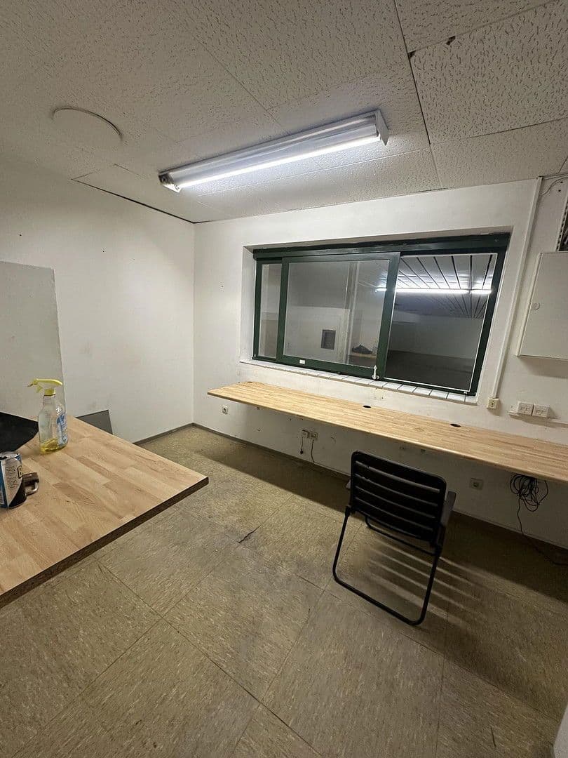 Pronájem nebytového prostoru 1.232 m², MierendorffWeg 19, Essen, Severní Porýní-Vestfálsko Pronájem nebytového prostoru 1.232 m², MierendorffWeg 19, Essen, Severní Porýní-Vestfálsko