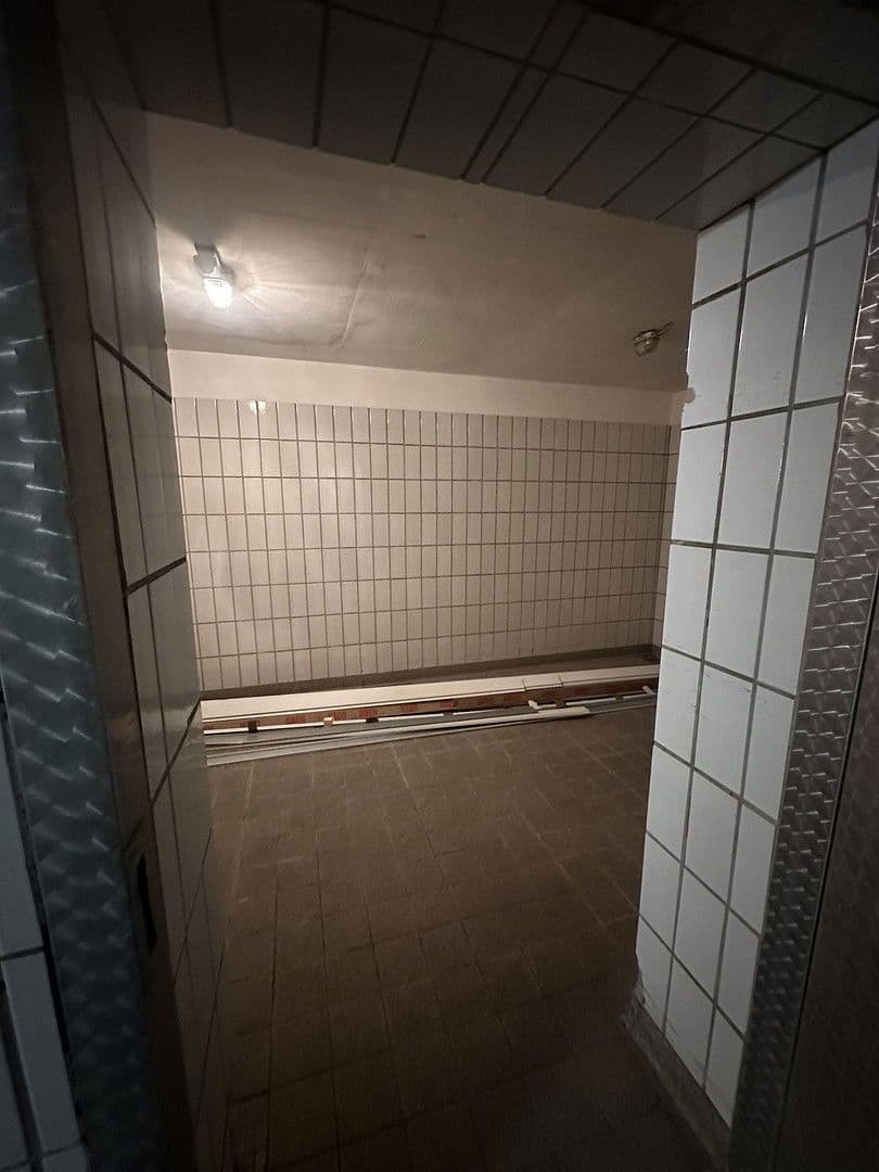 Pronájem nebytového prostoru 1.232 m², MierendorffWeg 19, Essen, Severní Porýní-Vestfálsko Pronájem nebytového prostoru 1.232 m², MierendorffWeg 19, Essen, Severní Porýní-Vestfálsko