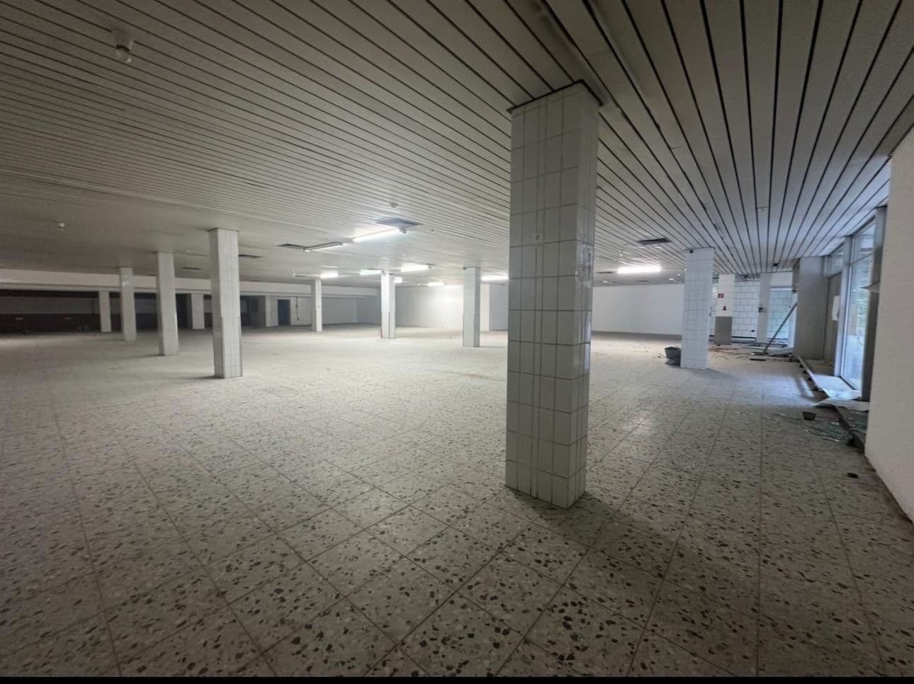 Pronájem nebytového prostoru 1.232 m², MierendorffWeg 19, Essen, Severní Porýní-Vestfálsko Pronájem nebytového prostoru 1.232 m², MierendorffWeg 19, Essen, Severní Porýní-Vestfálsko