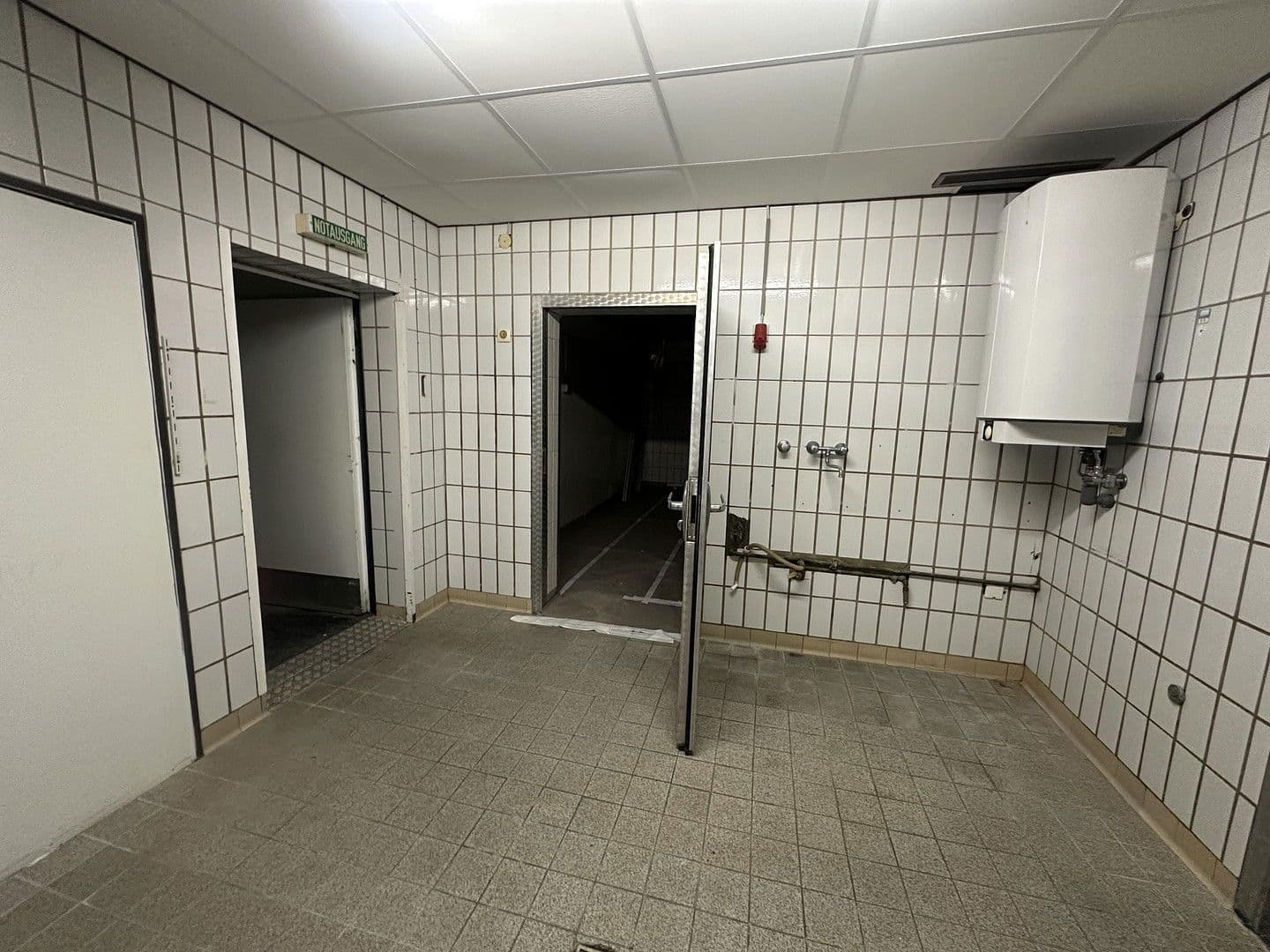 Pronájem nebytového prostoru 1.232 m², MierendorffWeg 19, Essen, Severní Porýní-Vestfálsko Pronájem nebytového prostoru 1.232 m², MierendorffWeg 19, Essen, Severní Porýní-Vestfálsko