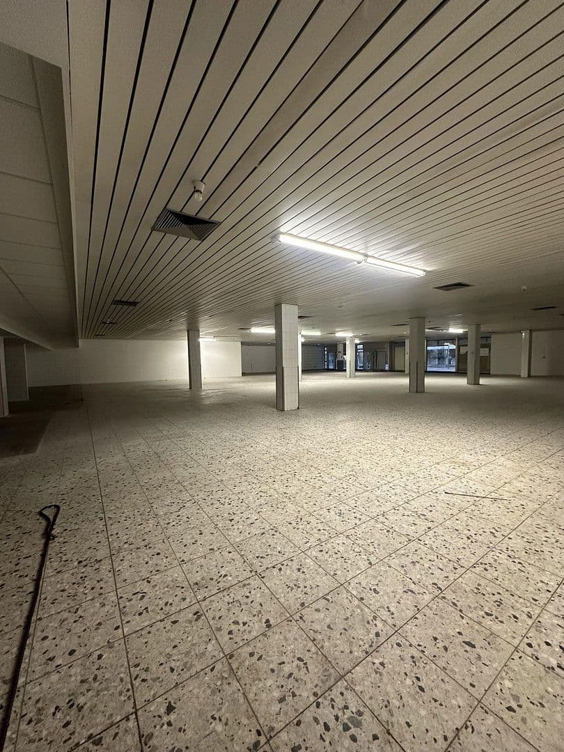 Pronájem nebytového prostoru 1.232 m², MierendorffWeg 19, Essen, Severní Porýní-Vestfálsko Pronájem nebytového prostoru 1.232 m², MierendorffWeg 19, Essen, Severní Porýní-Vestfálsko