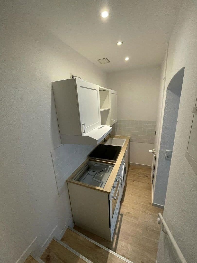 Pronájem bytu 2+1 59 m², Schiersteiner Straße 8, Wiesbaden, Hessen Pronájem bytu 2+1 59 m², Schiersteiner Straße 8, Wiesbaden, Hessen