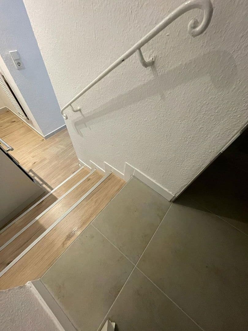 Pronájem bytu 2+1 59 m², Schiersteiner Straße 8, Wiesbaden, Hessen Pronájem bytu 2+1 59 m², Schiersteiner Straße 8, Wiesbaden, Hessen