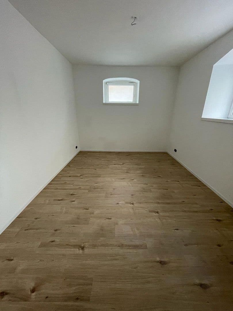 Pronájem bytu 2+1 59 m², Schiersteiner Straße 8, Wiesbaden, Hessen Pronájem bytu 2+1 59 m², Schiersteiner Straße 8, Wiesbaden, Hessen