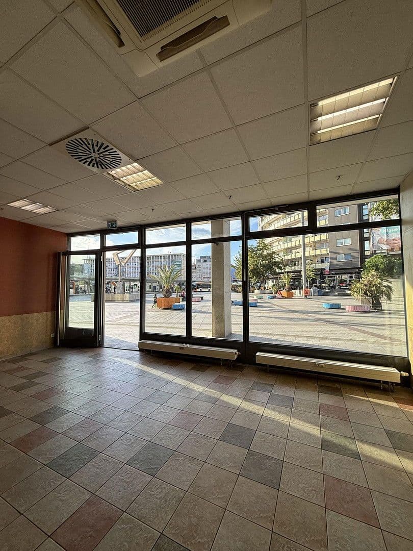 Pronájem nebytového prostoru 128 m², Berliner Platz 1, ludwigshafen, Porýní-Falc Pronájem nebytového prostoru 128 m², Berliner Platz 1, ludwigshafen, Porýní-Falc