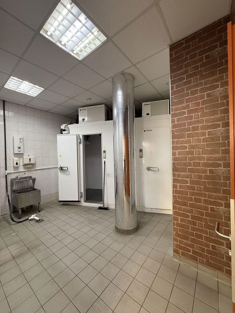 Pronájem nebytového prostoru 128 m², Berliner Platz 1, ludwigshafen, Porýní-Falc Pronájem nebytového prostoru 128 m², Berliner Platz 1, ludwigshafen, Porýní-Falc