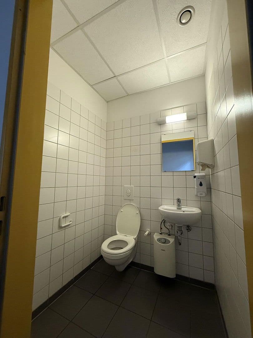 Pronájem nebytového prostoru 128 m², Berliner Platz 1, ludwigshafen, Porýní-Falc Pronájem nebytového prostoru 128 m², Berliner Platz 1, ludwigshafen, Porýní-Falc