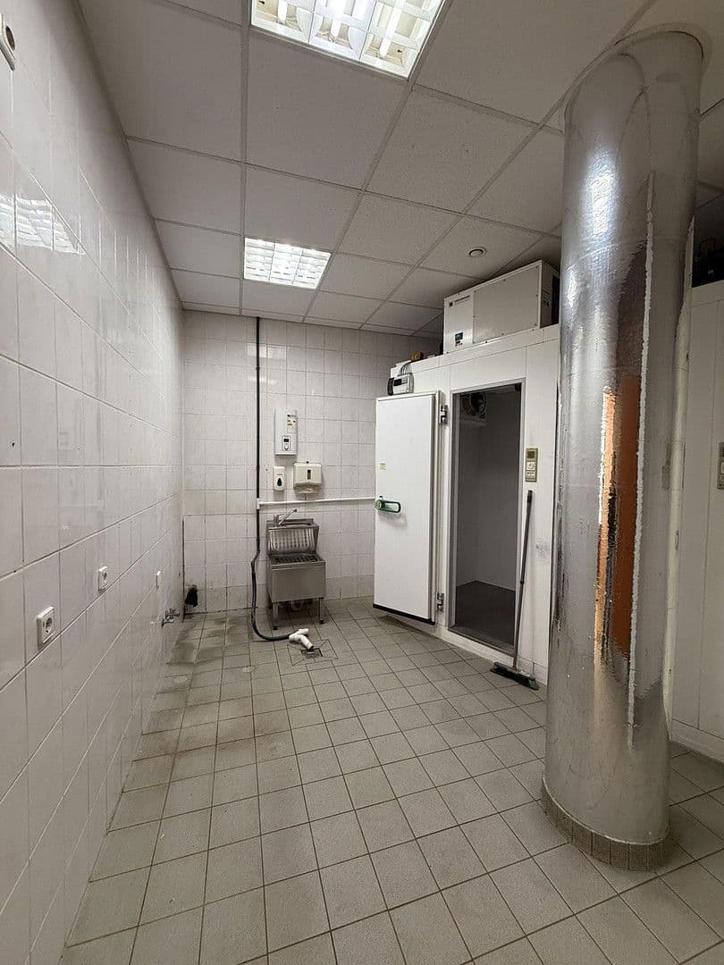 Pronájem nebytového prostoru 128 m², Berliner Platz 1, ludwigshafen, Porýní-Falc Pronájem nebytového prostoru 128 m², Berliner Platz 1, ludwigshafen, Porýní-Falc