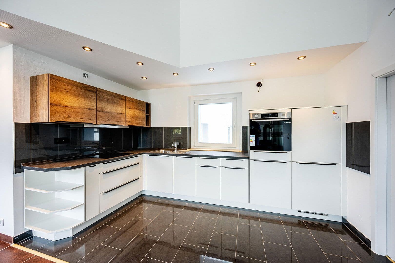 Pronájem bytu 2+1 76 m², Wuppertal, Severní Porýní-Vestfálsko Pronájem bytu 2+1 76 m², Wuppertal, Severní Porýní-Vestfálsko