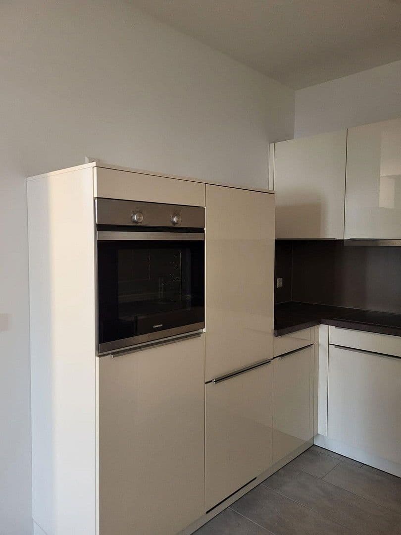 Pronájem bytu 2+1 62 m², Brunnenweg 3, Loßburg, Bádensko-Württembersko Pronájem bytu 2+1 62 m², Brunnenweg 3, Loßburg, Bádensko-Württembersko