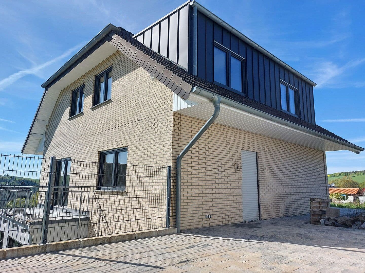 Prodej domu 280 m², pozemek 867 m², Schöndorf, Porýní-Falc Prodej domu 280 m², pozemek 867 m², Schöndorf, Porýní-Falc