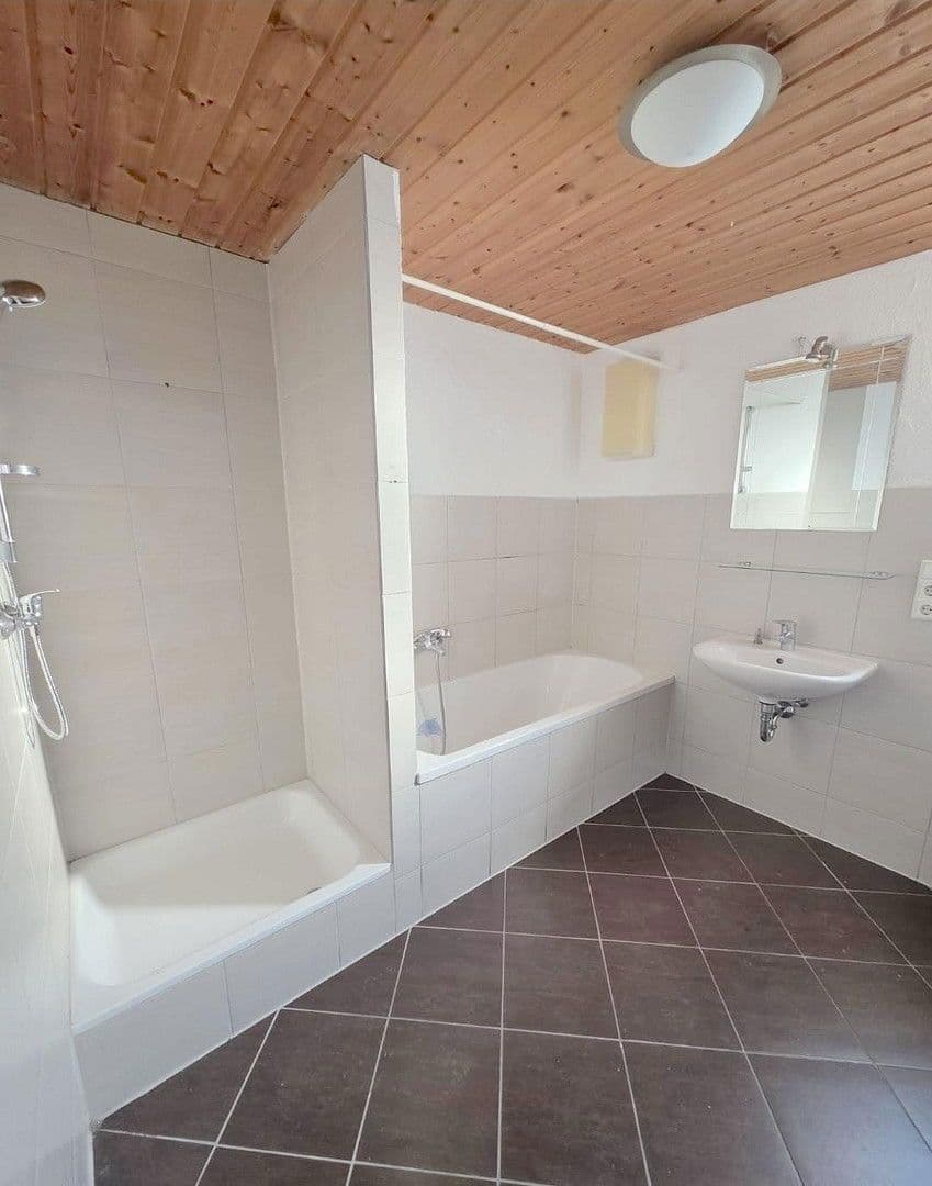 Pronájem bytu 2+1 68 m², Hohenstaufenstr. 56, Pforzheim, Bádensko-Württembersko Pronájem bytu 2+1 68 m², Hohenstaufenstr. 56, Pforzheim, Bádensko-Württembersko