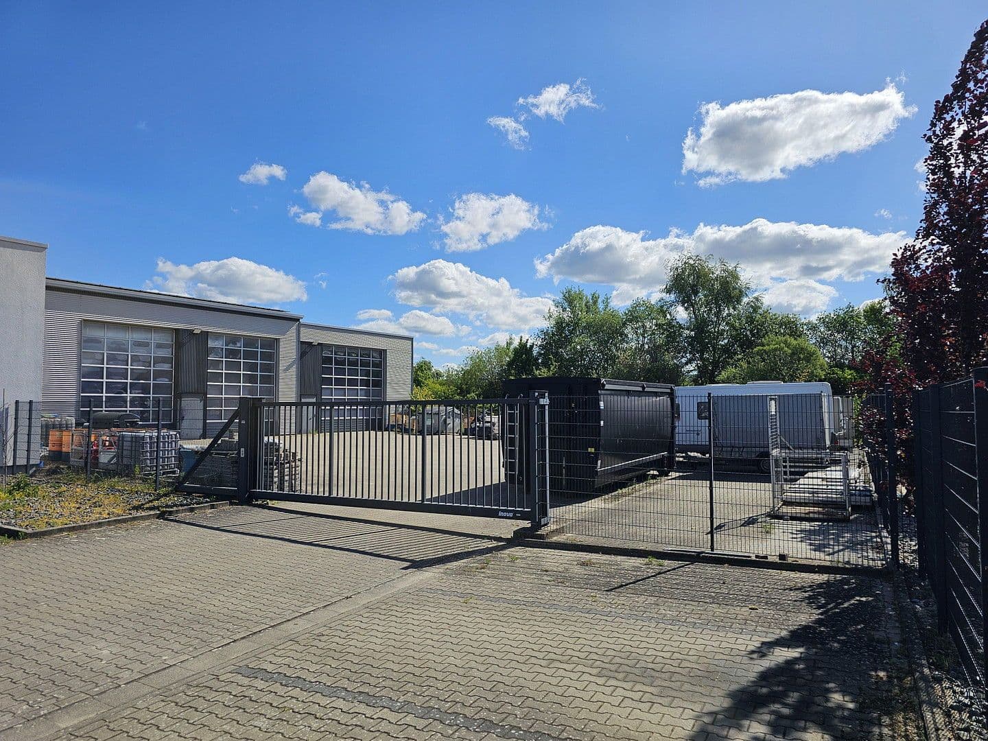 Prodej nebytového prostoru 2.800 m², Bremen, Bremen Prodej nebytového prostoru 2.800 m², Bremen, Bremen