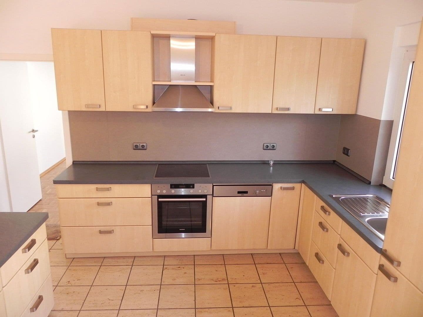 Pronájem bytu 3+1 97 m², Aschaffenburger Straße 50, Offenbach, Hessen Pronájem bytu 3+1 97 m², Aschaffenburger Straße 50, Offenbach, Hessen