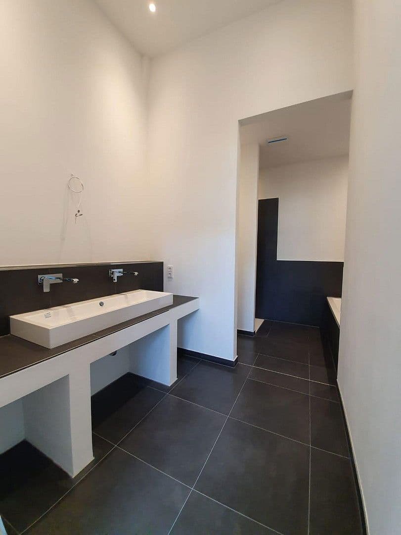 Pronájem bytu 3+1 200 m², Berlin, Berlín Pronájem bytu 3+1 200 m², Berlin, Berlín