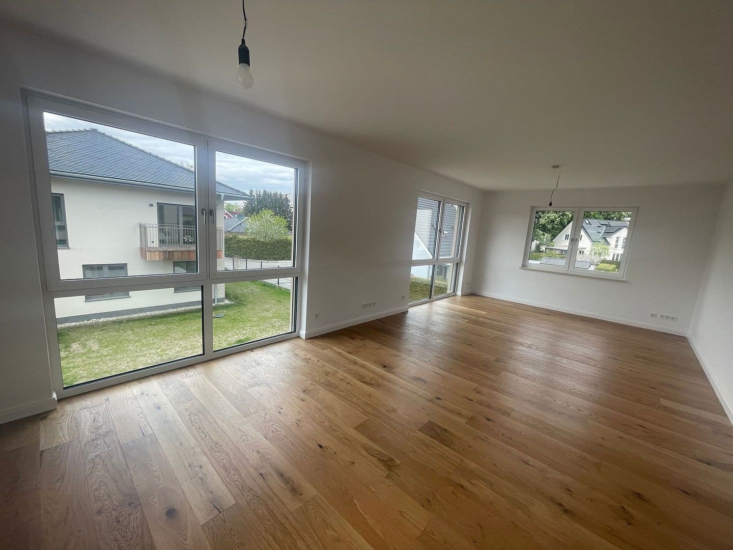 Pronájem bytu 3+1 105 m², Berlin, Berlín Pronájem bytu 3+1 105 m², Berlin, Berlín