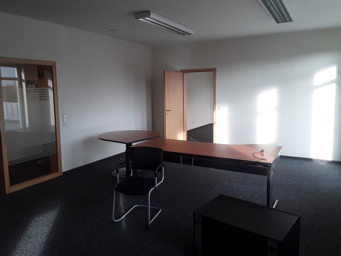 Pronájem kanceláře 258 m², Südbrookmerland, Dolní Sasko Pronájem kanceláře 258 m², Südbrookmerland, Dolní Sasko