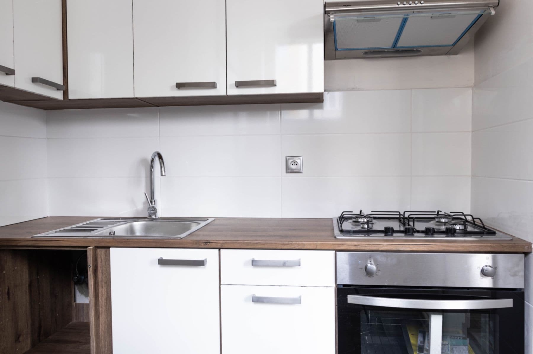 Prodej bytu 3+1 88 m², Nad Kajetánkou, Praha, Praha Prodej bytu 3+1 88 m², Nad Kajetánkou, Praha, Praha