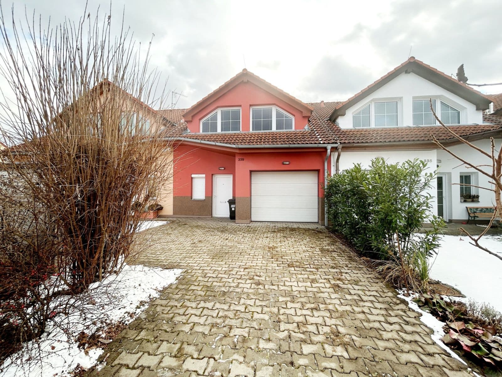 Pronájem domu 105 m², pozemek 80 m², Družstevní, Nehvizdy, Středočeský kraj Pronájem domu 105 m², pozemek 80 m², Družstevní, Nehvizdy, Středočeský kraj