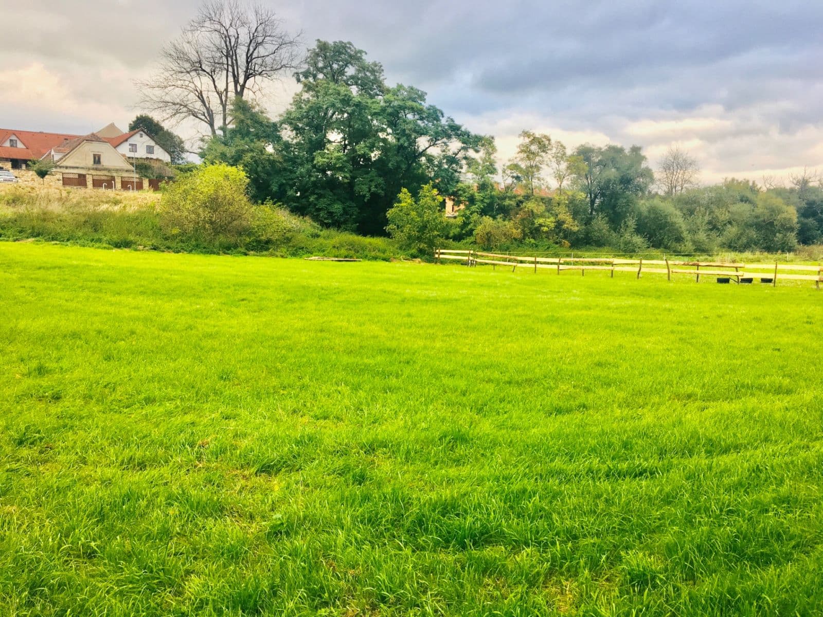 Prodej pozemku 36.000 m², Podolanka, Středočeský kraj Prodej pozemku 36.000 m², Podolanka, Středočeský kraj