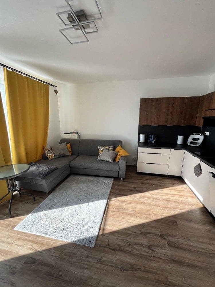 Pronájem bytu 2+kk 53 m², Topolová, Olomouc, Olomoucký kraj Pronájem bytu 2+kk 53 m², Topolová, Olomouc, Olomoucký kraj